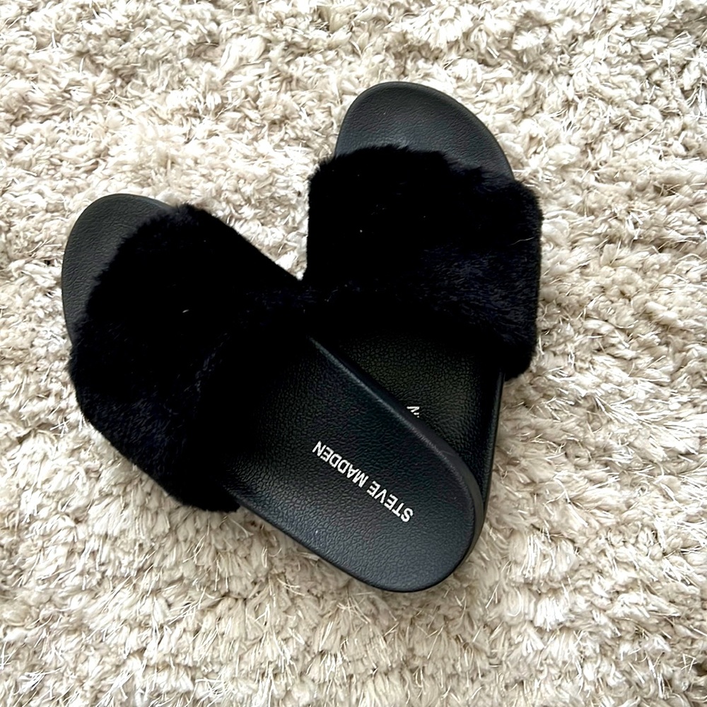 Black Steve Madden Fancy Slide Sandal